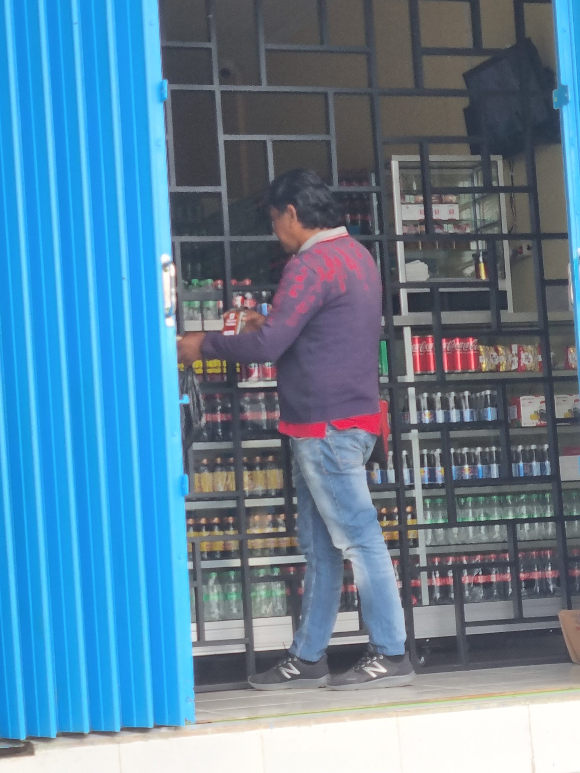 Jual Miras Berkedok kios,Warga Reremi Minta Polisi Tindak Tegas