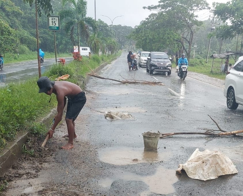 Kritik Pedas Warga Sorong PJN II dan Pemerintah Dinilai Lamban