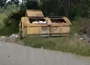 Tempat Sampah di Bahu Jalan Waisai Picu Kecelakaan,Viral di Media Sosial