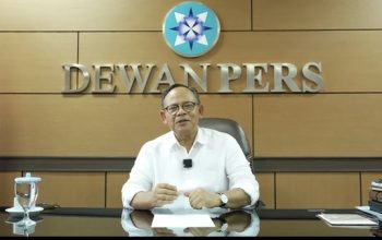 Ketua Dewan Pers Komarudin Hidayat memberikan ucapan selamat HUT Bhayangkara ke-79 dan berharap Polri semakin dicintai masyarakat karena pengabdiannya yang konsisten.